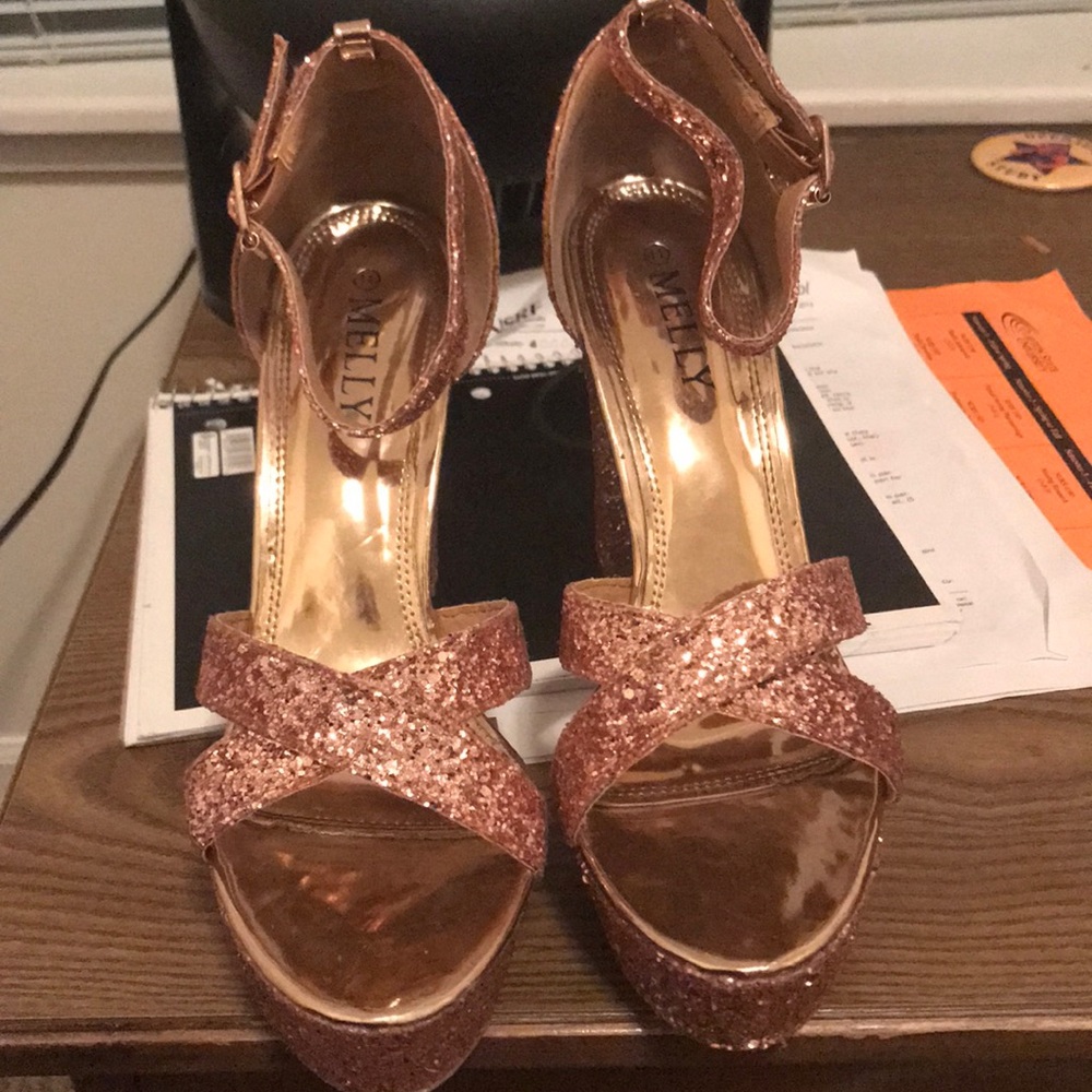 Heels - Picture 2 of 3